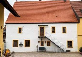 Historisches großes Wohnhaus am Stadtrand von Amberg mit 2 wunderschönen Wohnungen für Alt und Jung!
