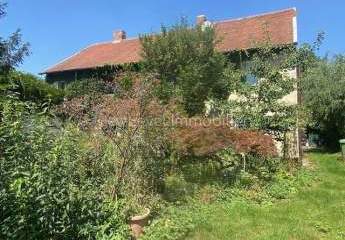 Grundstück mit Altbestand und Nebengebäude zur Sanierung oder Neubau z. B. für EFH