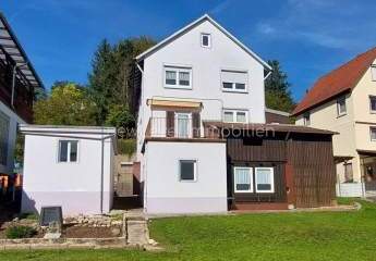 Älteres Einfamilienhaus mit großem Garten will gefunden werden