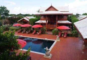 Exklusiver Luxus Resort im Lanna Stil mit Teak Holz Gebäuden in Chiang Mai (Thailand)