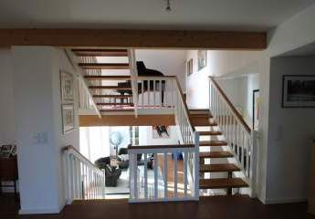 Luxuriöses Architektenhaus mit ELW und Pool in ruhiger Villenlage