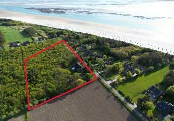 Föhr-Utersum: Ferienhaus mit 6 genehmigten Einheiten auf 9.640 m² Grundstück – jetzt 1.550.000 EUR