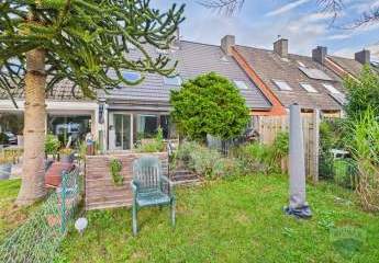 Charmantes Reihenhaus mit Wintergarten & zusätzlichem Raum – ruhige Lage