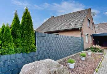 Einfamilienhaus mit Vollkeller, Doppelgarage und großem Grundstück in Tarmstedt