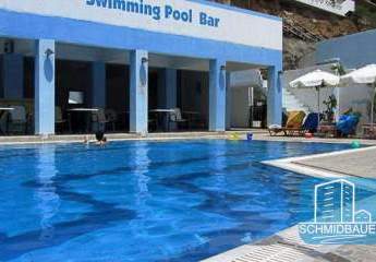 Kreta, Agia Galini: Zentral gelegenes Hotel mit Swimmingpool zum Verkauf