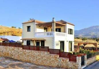 Gemütliche Villa mit Pool in einem beliebten Dorf auf Kreta