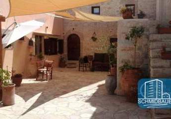 Kreta, Sivas: Haus mit Apartments in idealer Lage im Herzen des traditionellen Dorfes zu verkaufen