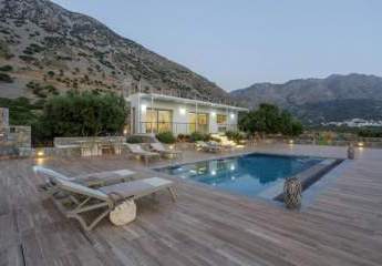 Zum Verkauf auf Kreta, Kavousi: Luxuriöse Vier-Zimmer-Villa, nur wenige Gehminuten vom Strand entfernt