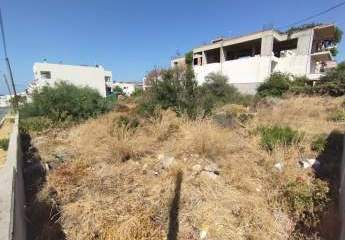 Grundstück mit großer Bebauung in Strandnähe auf Kreta zum Verkauf