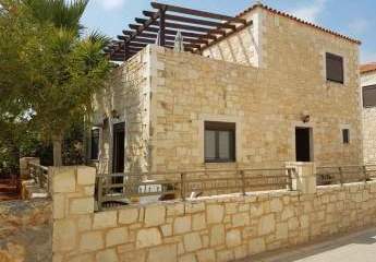 Kreta, Analipsi: Neubau - Haus aus traditionellem Stein nahe des Meeres zum Verkauf