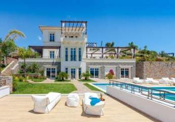 Luxusvilla am Meer mit vier Schlafzimmern, Pool, Gästehaus, Privatstrand, 5-Sterne-Hotelservice
