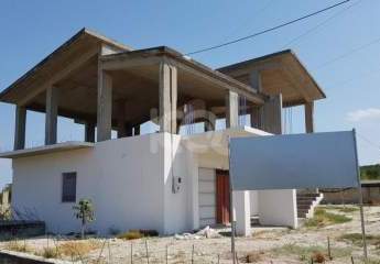 Kreta, Venerato: Einfamilienhaus im Rohzustand zu verkaufen - Rohbau