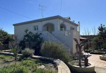 Kreta, Nea Magnisia: Villa mit 2 Wohnungen zu verkaufen