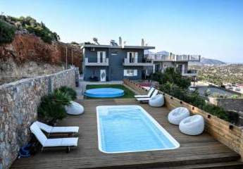 MIT BESICHTIGUNGSVIDEO! Villa mit drei Schlafzimmern und Meerblick am Stadtrand von Agios Nikolaos