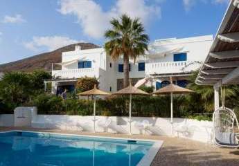 Kreta, Koutouloufari: Hotel im Kykladenstil mit 13 Apartments, Pool, Garten und Café / Bar zu verkaufen