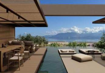 MIT VIDEO: Luxuriöse Villa mit Pool, nur wenige Schritte vom Strand entfernt