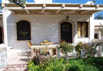 Kreta, Agios Nikolaos: Villa mit drei Schlafzimmern und Grundstück in begehrter Lage