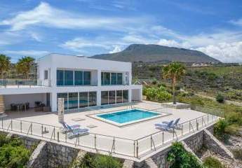 Kreta, Kokkino Chorio: Exotische Villa mit Panoramablick auf das Meer zu verkaufen