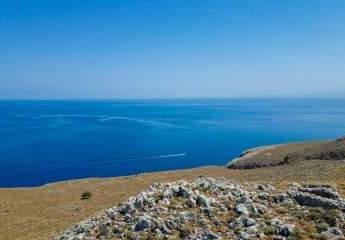 Kreta, Kokkino Chorio: Riesiges Grundstück mit einzigartiger Aussicht zu verkaufen