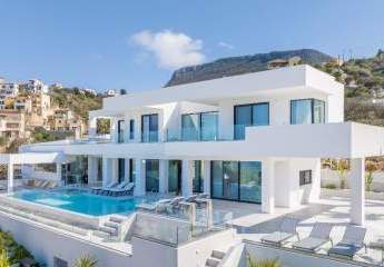 Kreta, Kokkino Chorio: Neubau! Luxusvilla mit Infinity-Pool und Meerblick zu verkaufen