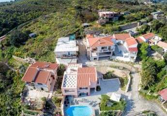 Kreta, Neo Chorio: Villa mit atemberaubendem Meer- und Talblick zu verkaufen