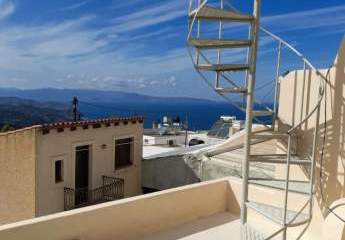 Kreta, Mirsini: Traditionelles Haus auf zwei Etagen mit Meerblick zu verkaufen