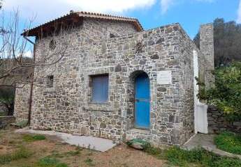 Kreta, Kato Episkopi: Traditionelles neu gebautes Steinhaus zum Verkauf
