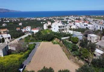 Kreta, Tavronitis: Grundstück mit hoher Bebaubarkeit in Meeresnähe zu verkaufen