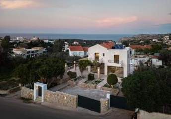 Kreta, Plaka: Schlüsselfertige Villa mit Meerblick und stilvollem Interieur