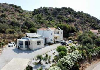 MIT VIDEO: Kreta, Kalamitsi Amigdali: Charmantes renoviertes Haus mit atemberaubender Aussicht in der Nähe des Dorfes Exopoli