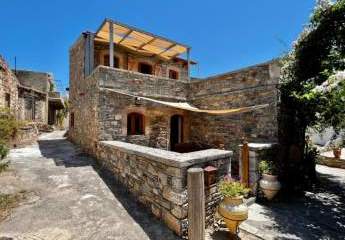 MIT VIDEO: Kreta, Epano Elounda: Zwei wunderschöne nebeneinander liegende Steinhäuser im traditionellen Dorf