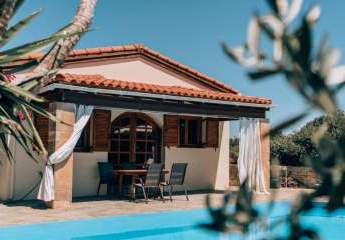 Kreta, Roumeli: Wunderschöne Villa auf dem Land