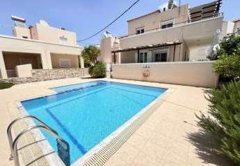 Kreta, Almyrida: Schönes 2-stöckiges Haus zum Verkauf in Almyrida