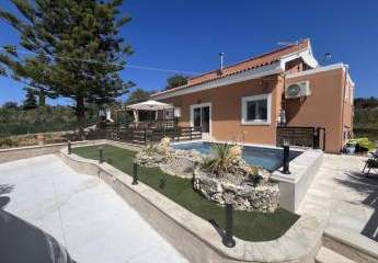 MIT VIDEO: Kreta, Likotinarea: Haus mit zwei Schlafzimmern und Pool zu verkaufen