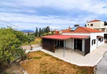 MIT VIDEO: Kreta, Vamos: Einstöckige Villa mit zwei Schlafzimmern, Gemeinschaftspool und privatem Garten