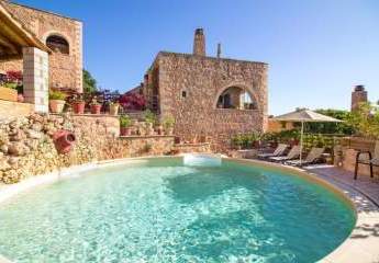 Kreta, Samonas: Historische Steinvilla mit Meer- und Bergblick zu verkaufen