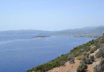 Kreta, Elounda: Großes, erstklassiges Grundstück in erster Meereslinie zu verkaufen