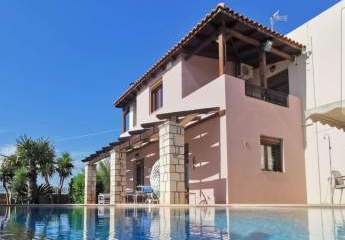 Kreta, Roumeli: Villa in kleiner Wohnanlage zu verkaufen