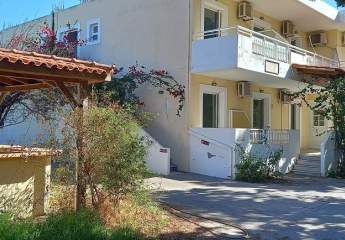 Kreta, Platanes: Hotel in Strandnähe zum Verkauf