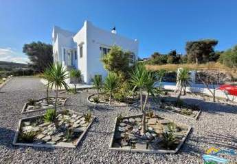 Kreta, Sfakaki: Komplett renovierte freistehende Villa zum Verkauf