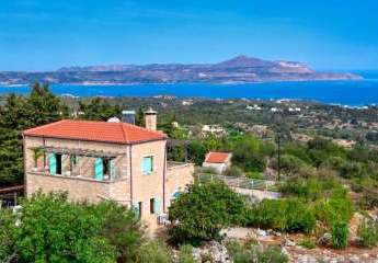 Kreta, Vamos: Möblierte Steinvilla mit Panoramablick auf Meer und Berge zu verkaufen