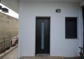 Kreta, Sisi: Wohnung im ersten Stock in der Nähe des Zentrums zu verkaufen