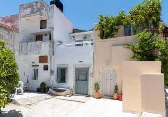 Kreta, Kritsa: Neu renoviertes traditionelles Haus mit Balkon zu verkaufen