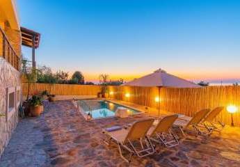 Kreta, Pigianos Kampos: Stilvolle Villa mit beheiztem Pool und Gästestudio in der Nähe von Rethymno zu verkaufen