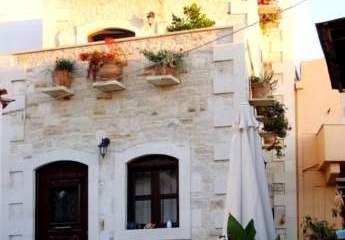 Kreta, Margarites: Renoviertes Steinhaus im Dorf zu verkaufen