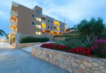 Kreta, Stalos: Hotel mit Pool und Panoramablick aufs Meer zu verkaufen