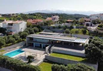 Kreta, Stalos: Luxuriöse Villa mit Meerblick in Strandnähe zu verkaufen