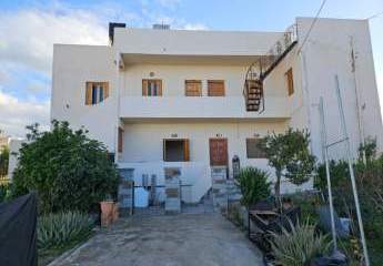 Kreta, Sisi: Haus mit 3 unabhängigen Apartments in der Nähe des Ortszentrums zu verkaufen