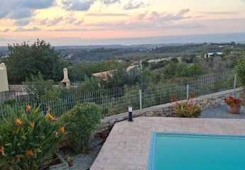 Kreta, Skouloufia: Villa mit Meerblick, privatem Pool und Dachterrasse zu verkaufen