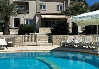 Kreta, Alikianos: Private Villa mit Blick auf die Weißen Berge zu verkaufen